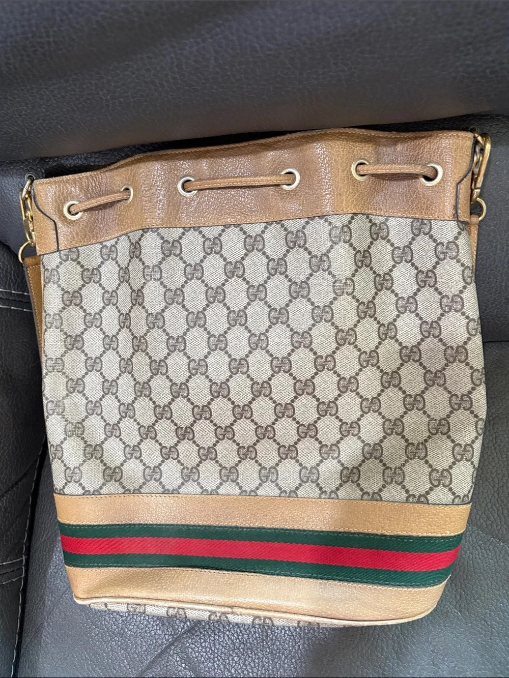 Gucci signature printed vintage crossbody bag as is - Picture 5 of 14